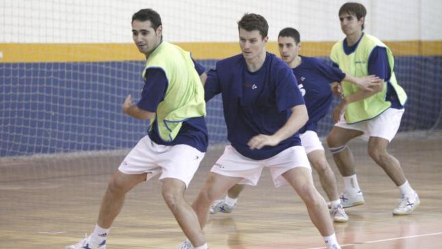 Kikillo, Silami, Rubén Cala y Pavesio se ejercitan en el último entrenamiento de la semana realizado ayer.