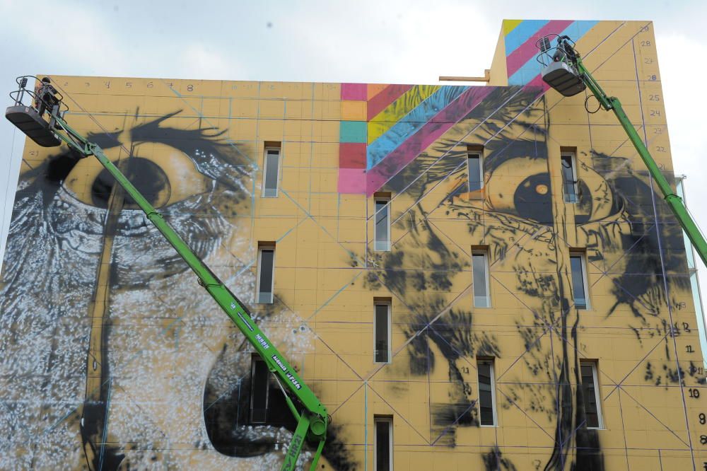 Kobra finaliza su gran mural en el Puertas de Castilla