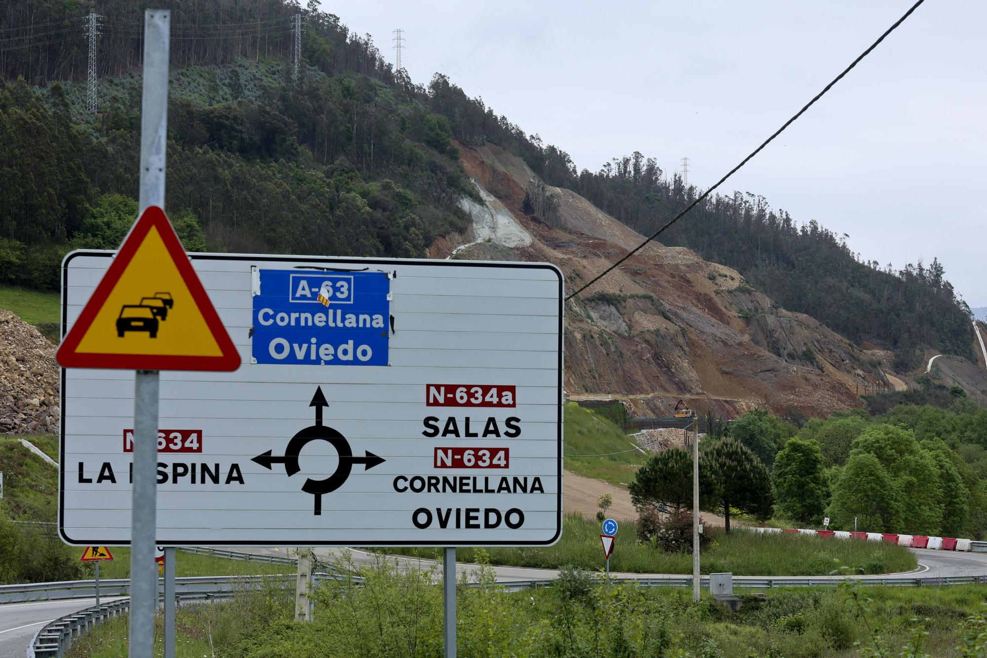 Salas clama contra el tiempo que tardarán en solventar el “argayón”: “Es una brutalidad”