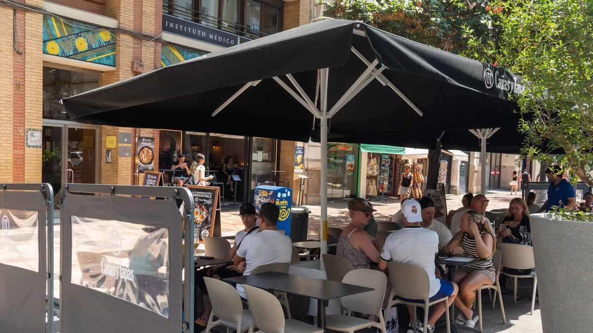 Terrazas en la ciudad de València este verano.