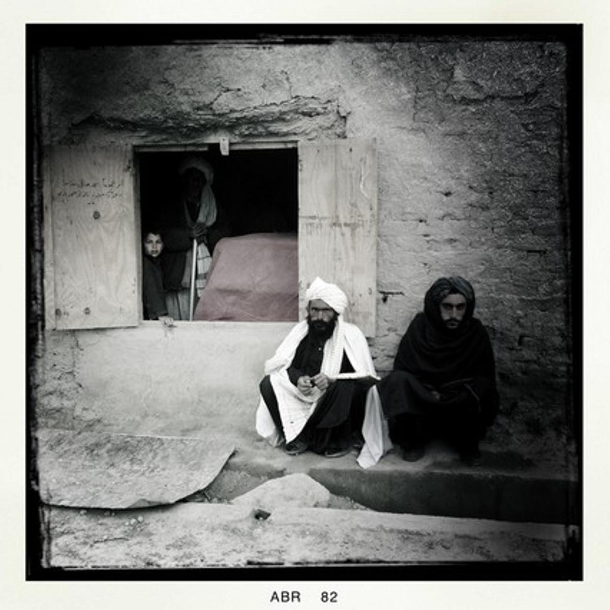 Ciudadanos afganos, en la aldea de Sarfar, en el valle de Muqur.