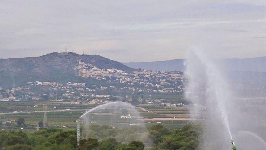 Cañones de agua en la zona forestal del Vedat.