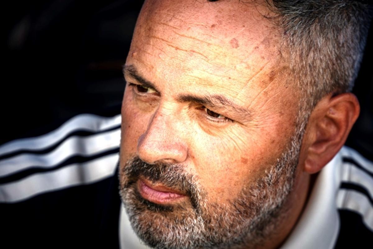 David Navarro, en el banquillo del Ibercaja Estadio ante el Ceuta.