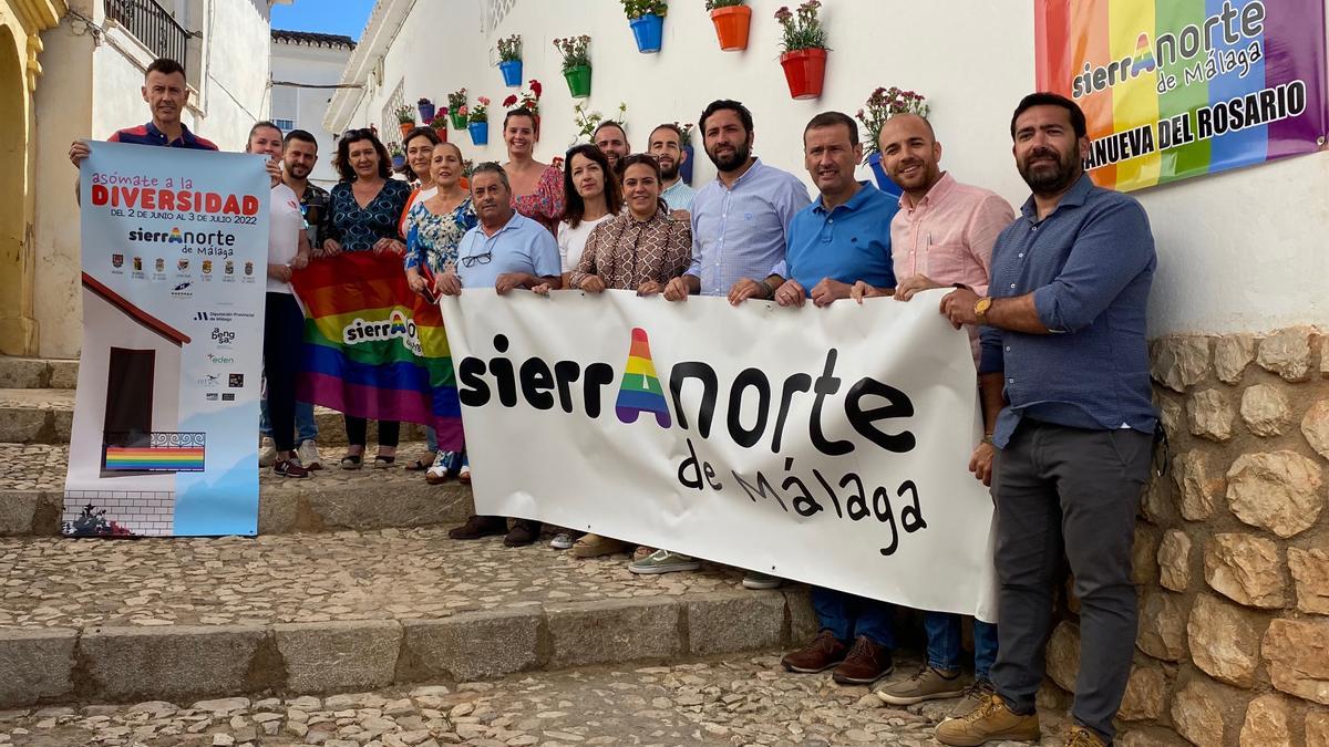 Presentación de programa de actividades Asómate a la Diversidad 2022 del Orgullo Sierra Norte de Málaga, en Villanueva del Rosario.