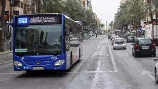 Los municipios afectados por la huelga del autobús interurbano en Alicante exigen que se resuelva el conflicto