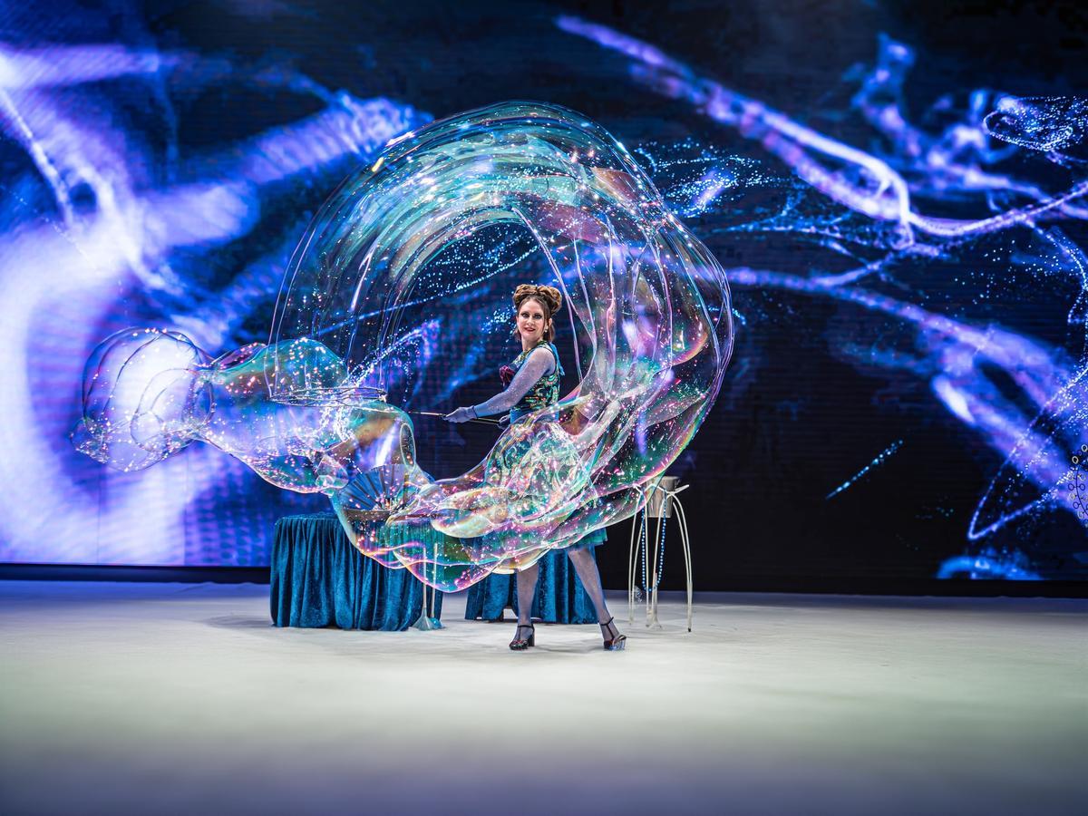 Magic Bubble, uno de los espectáculos de PortAventura World