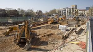 Obras de los nuevos hoteles en el barrio de Poblenou.