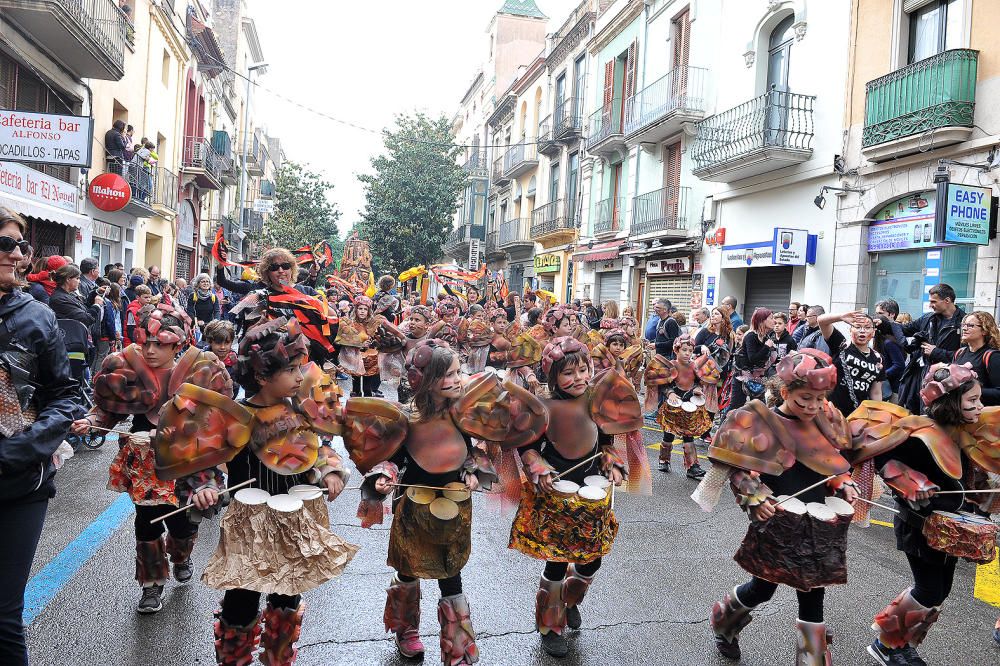 Rua infantil, cercavila i castells per acomiadar les Fires de Figueres