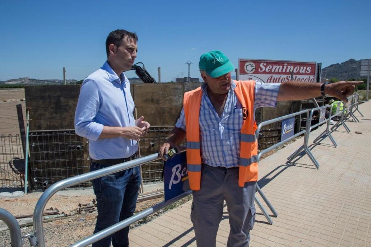 Xàtiva levanta un muro junto al Paquito Coloma previo a la futura glorieta