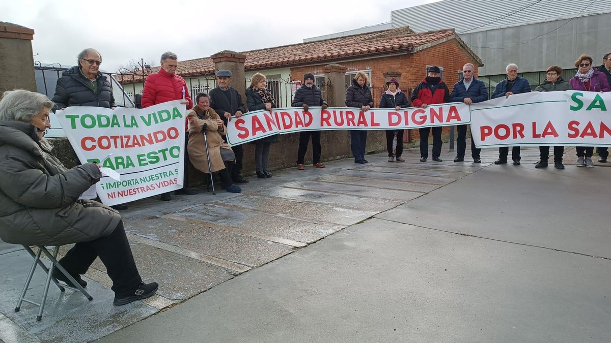 Vecinos de Sayago, en la concentración celebrada este sábado en Bermillo