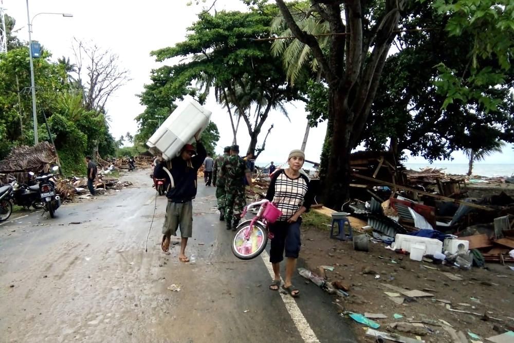 Un tsunami golpea Indonesia