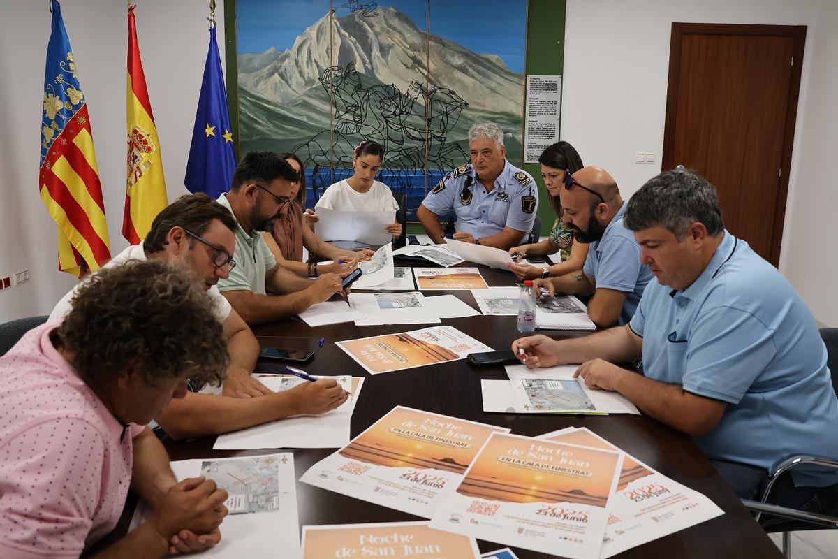 La reunión de seguridad en Finestrat para la noche de San Juan.