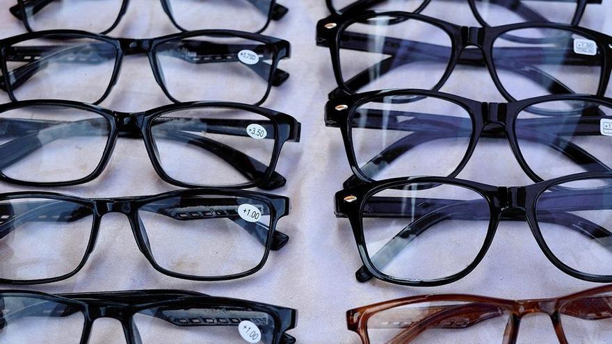 Advierten del riesgo de las gafas genéricas para cerca