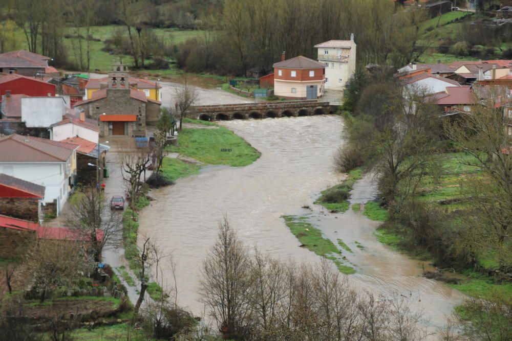 Carballeda, Aliste y Benavente, alerta por lluvias