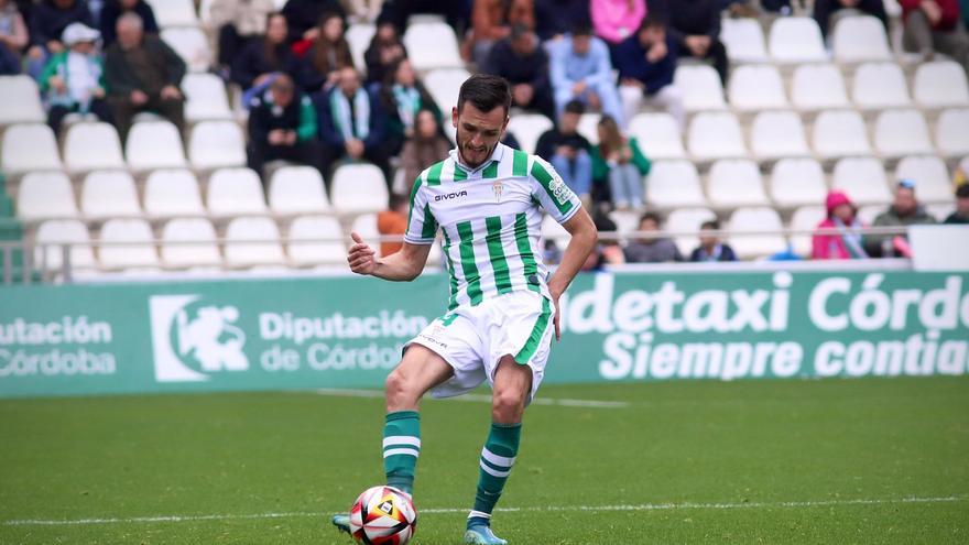 Adrián Lapeña, baja por sanción en el Córdoba CF para Antequera