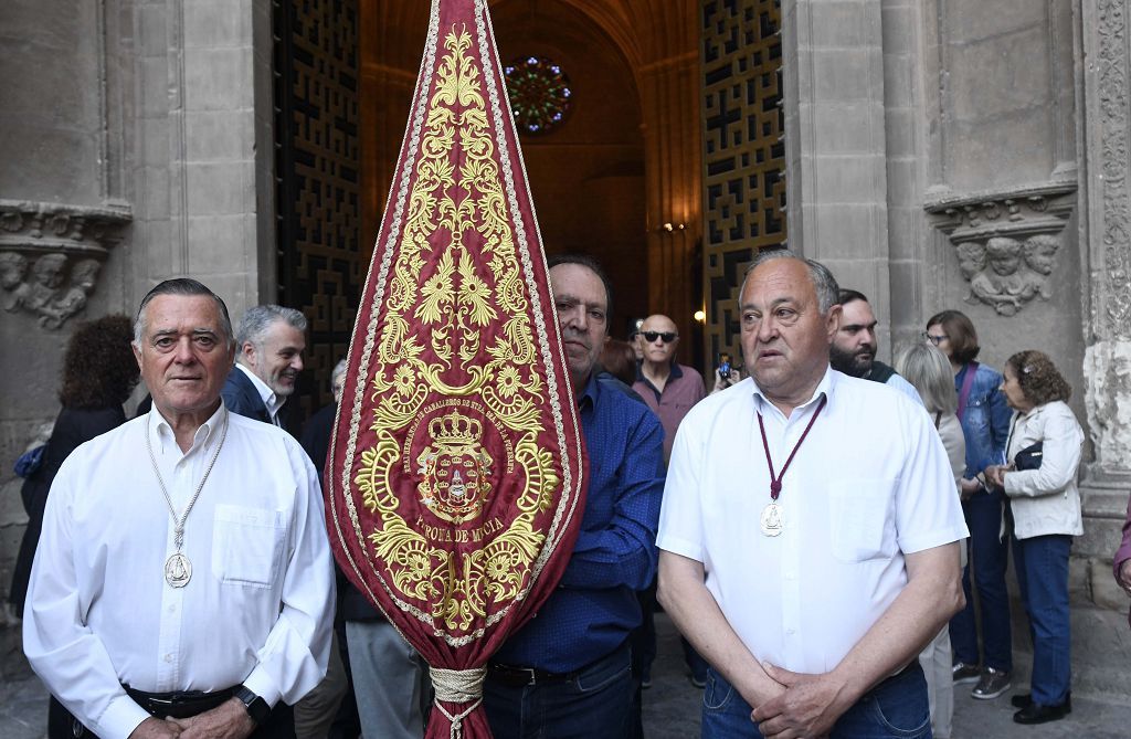 Murcia despide a la Fuensanta con flores y emoción