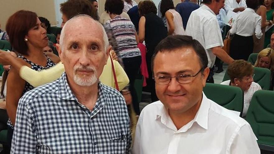 Antonio Morales, ayer, en el comité provincial del PSOE con Miguel Ángel Heredia.