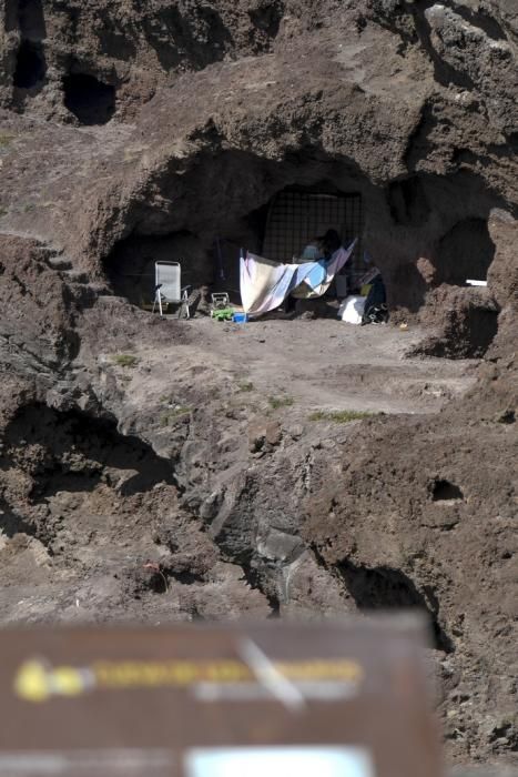 LAS PALMAS DE GRAN CANARIA 16-01-2019 LAS PALMAS DE GRAN CANARIA. Reportaje sobre el abandono de la cueva de Los Canarios. Reportaje sobre el abandono de la cueva de Los Canarios.  FOTOS: JUAN CASTRO