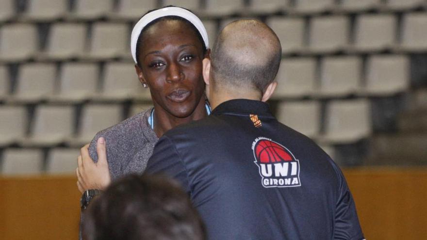 Ify Ibekwe ja s&#039;entrena amb l&#039;Uni