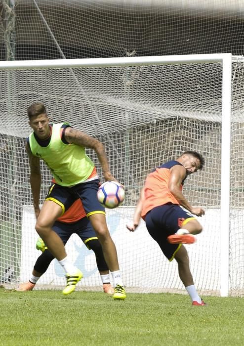 ENTRENAMIENTO DE LA UD LAS PALMAS Y ENTREVISTGA ...