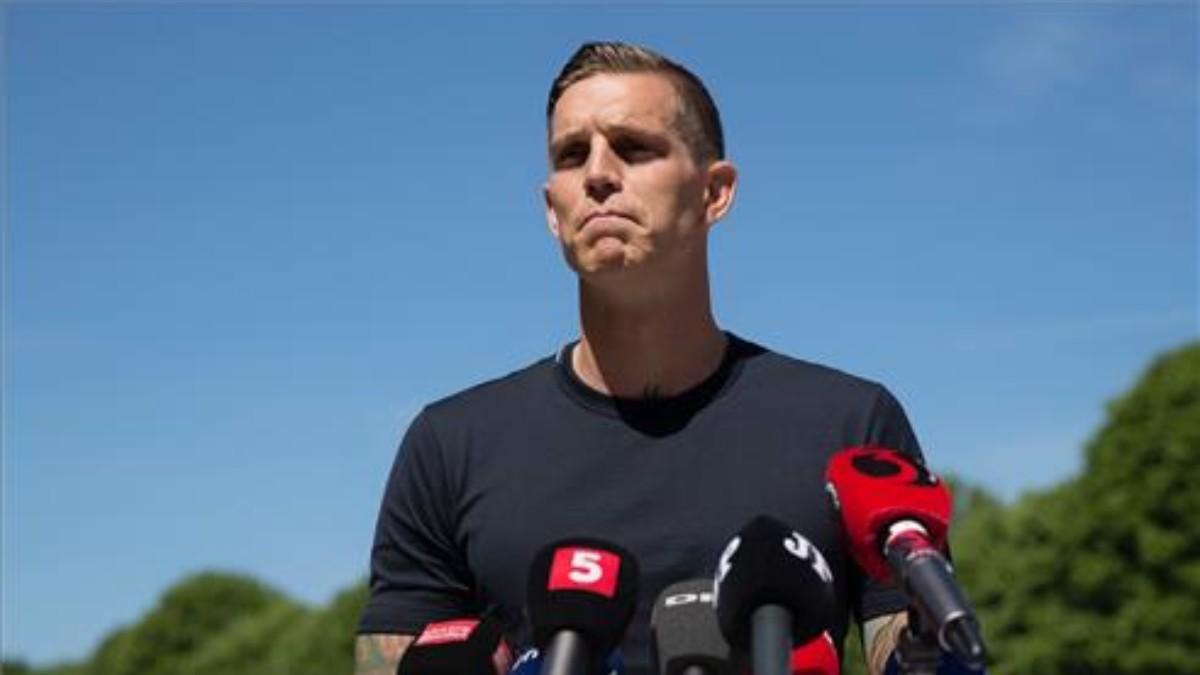 Imagen de archivo de Daniel Agger atendiendo a los medios