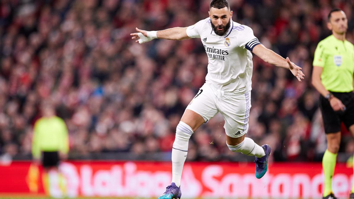 Benzema festeja su gol al Athletic en San Mamés, era el 0-1 del Madrid.