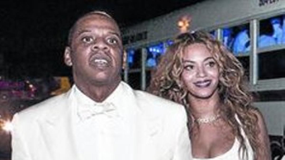 Beyoncé y Jay Z, de blanco inmaculado.