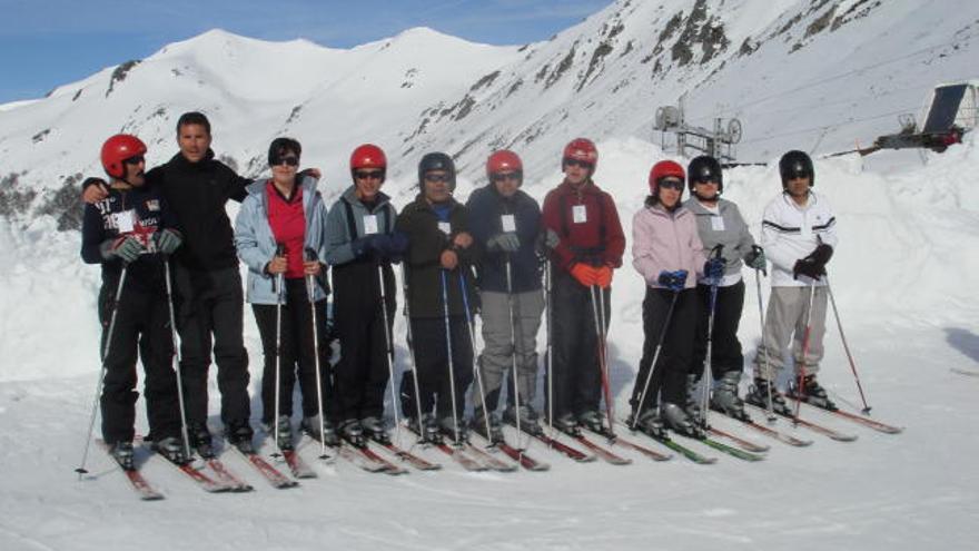 Los alumnos de Asprosub participaron también en actividades en la nieve