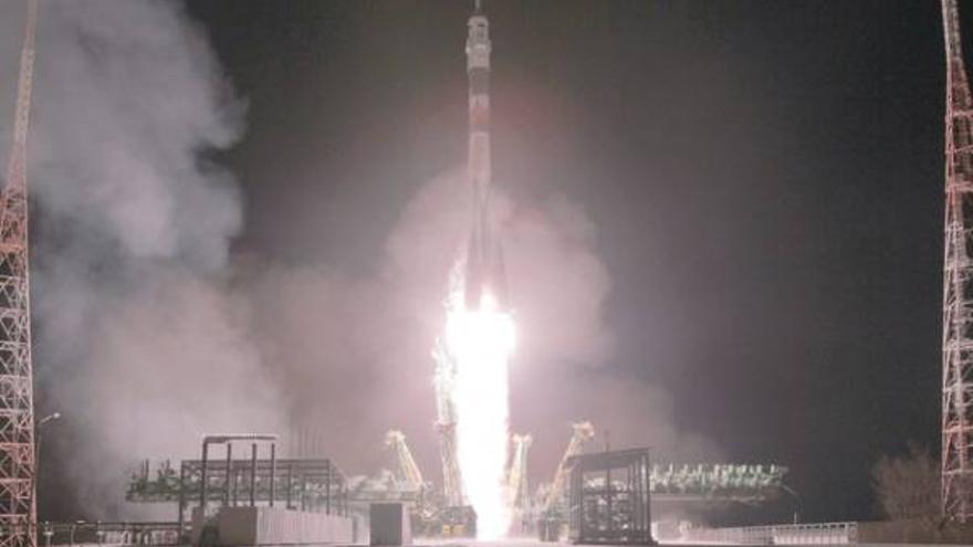 La Soyuz TMA-15M se acopla con éxito a la Estación Espacial Internacional