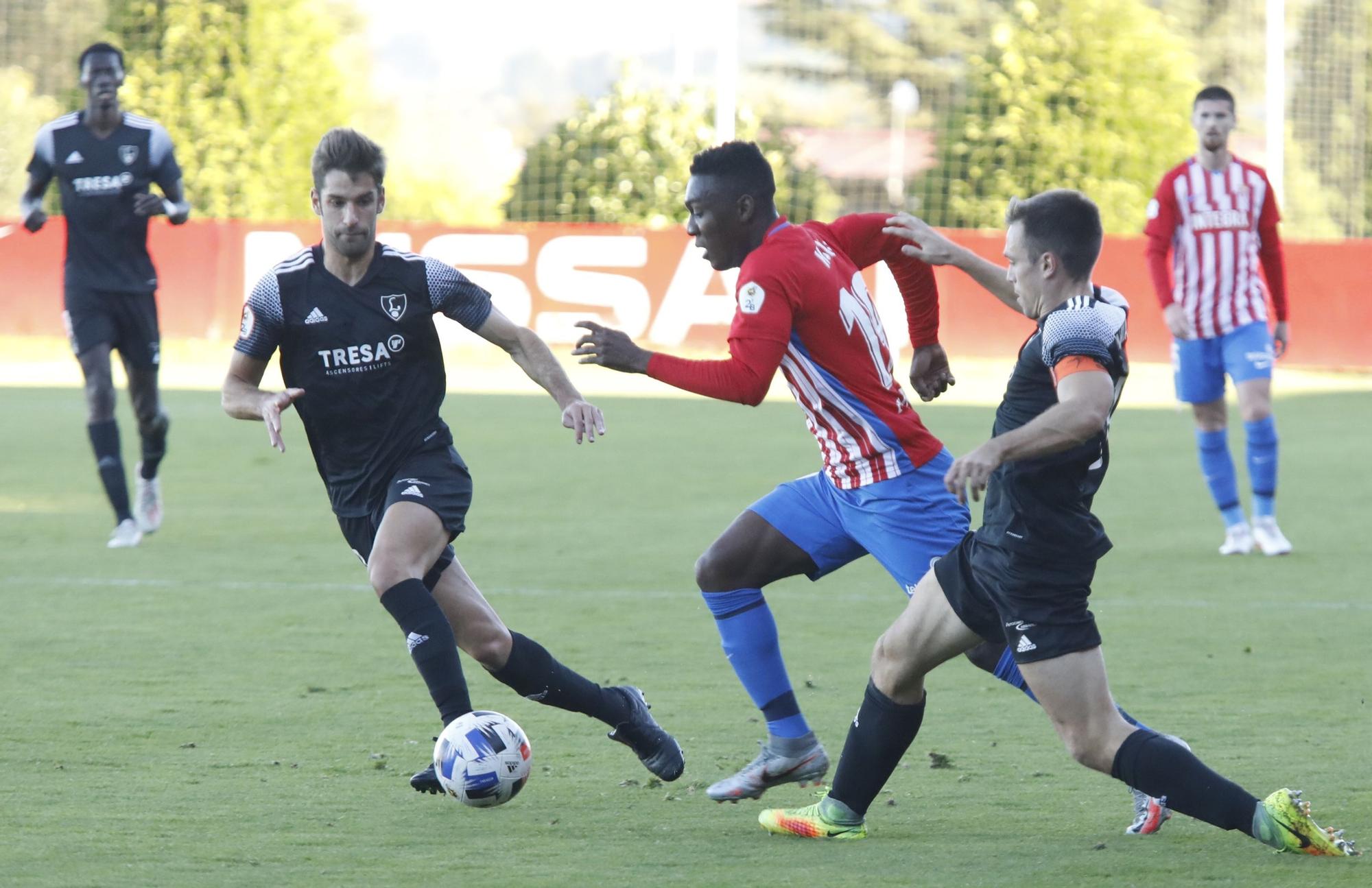 Las mejores imágenes de los partidos del Vetusta, Sporting B y Lealtad