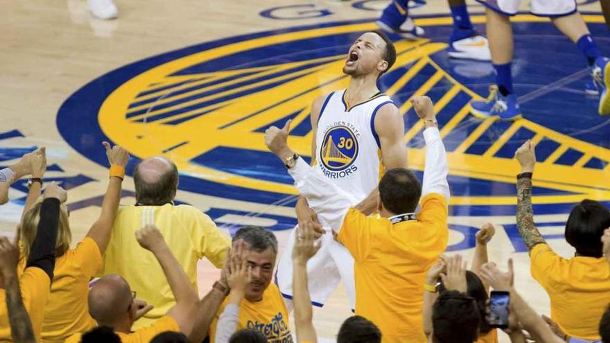 Curry celebra la clasificación.