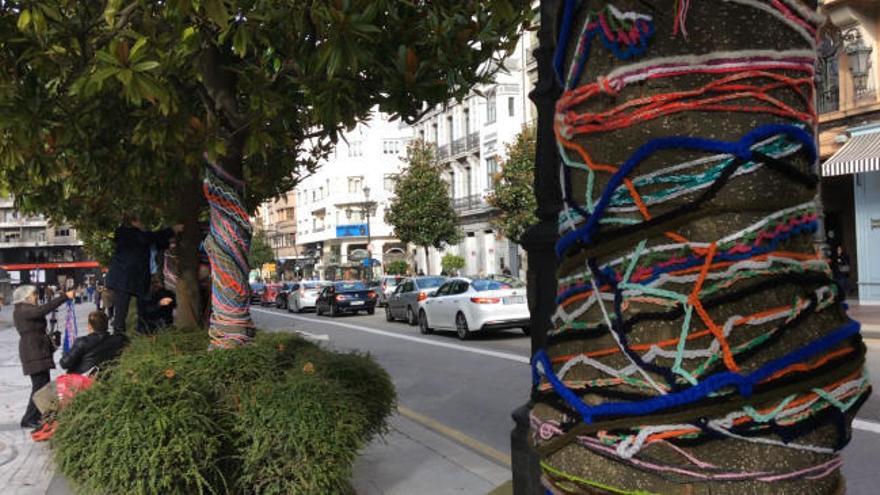 "Cadenetas" solidarias en el Parque San Francisco