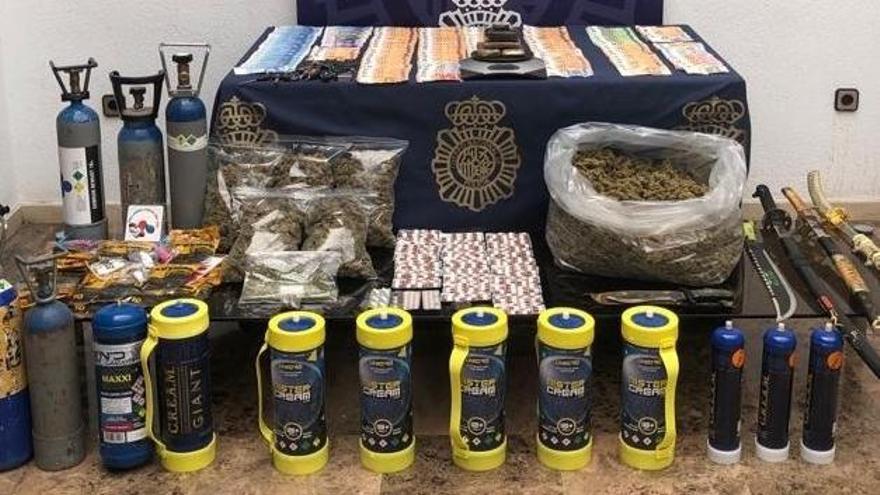 Diez detenidos en Málaga en golpe contra el tráfico de gas de la risa, hachís y marihuana