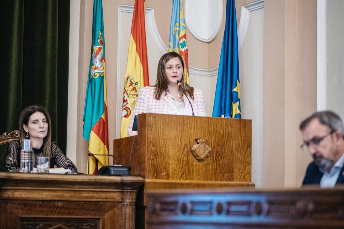 Arantxa Miralles, concejala de Vox, en el pleno.