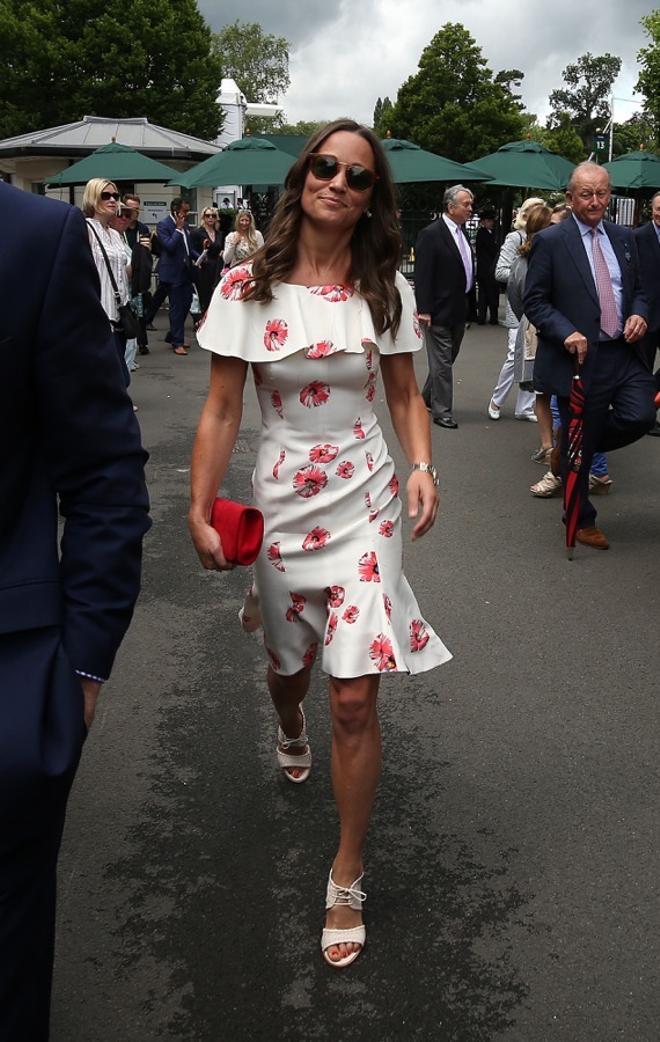 Pippa Middleton con un precioso vestido floral en Wibledon