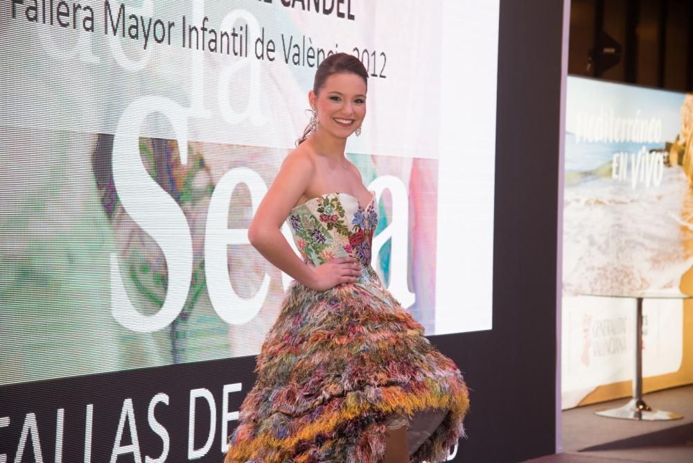 11 falleras mayores desfilan en Fitur para presentar las Fallas