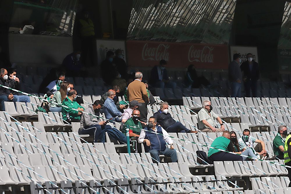 Aficionados asistentes al encuentro Córdoba CF-Betis B