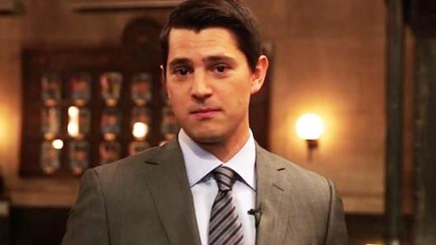 Nicholas D&#039;Agosto es Harvey Dent.