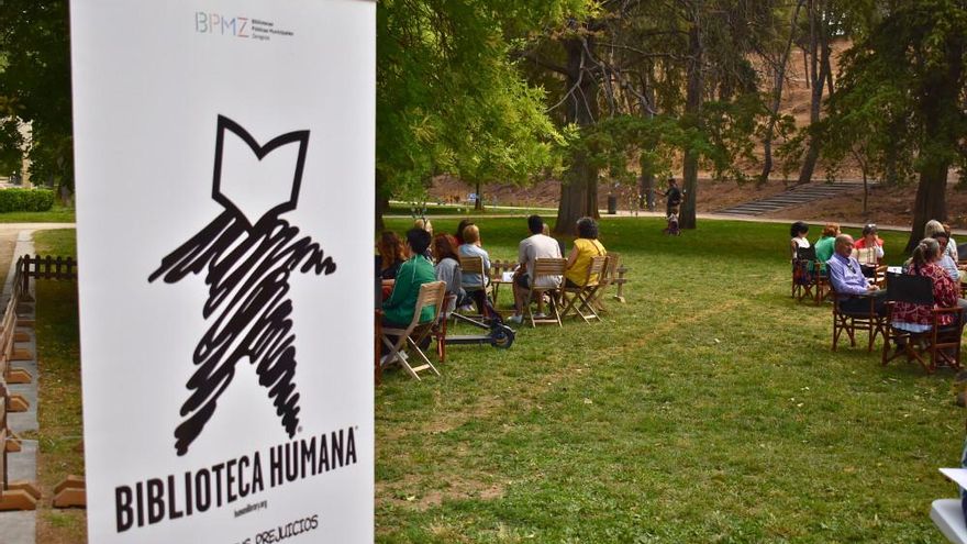 Guardando las distancias: No hay mejores libros que los humanos