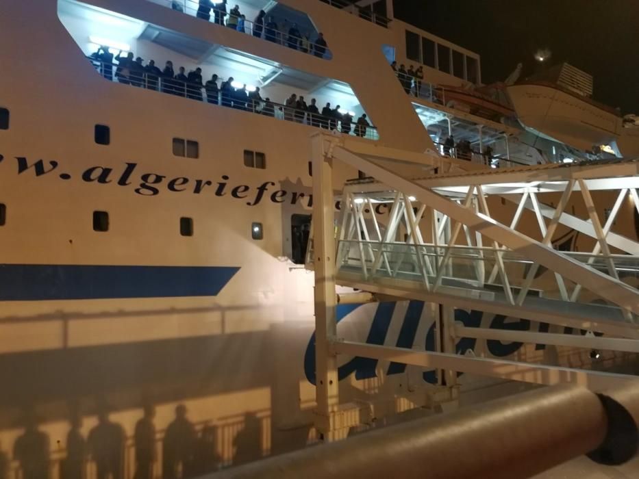 Un incendio obliga a desviar un ferry de la ruta Marsella-Argel a Alcúdia