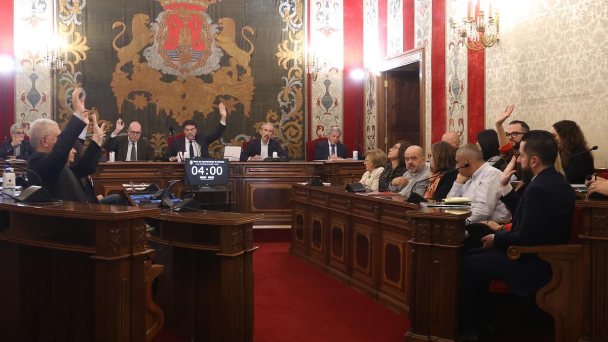 Barcala agradece a Vox su apoyo para aprobar el presupuesto de Alicante