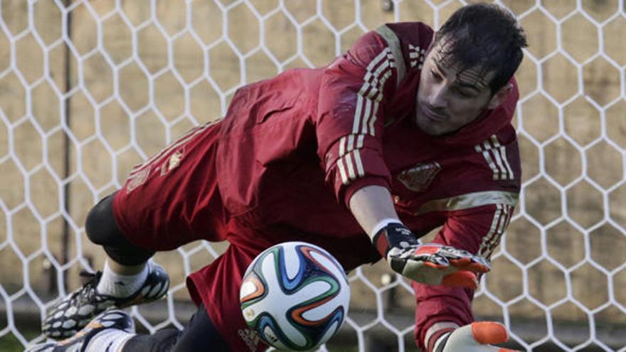 Iker Casillas durante el entrenamiento