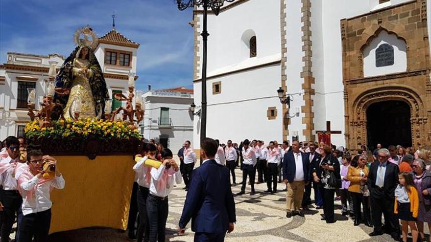 Los fontaneses festejan a la virgen de la cabeza