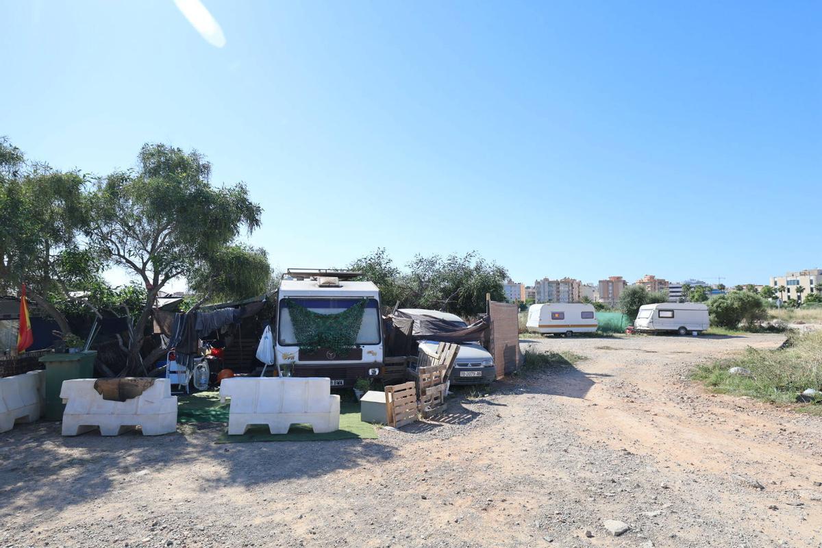Todas las imágenes del asentamiento de caravanas en sa Jovería en Ibiza