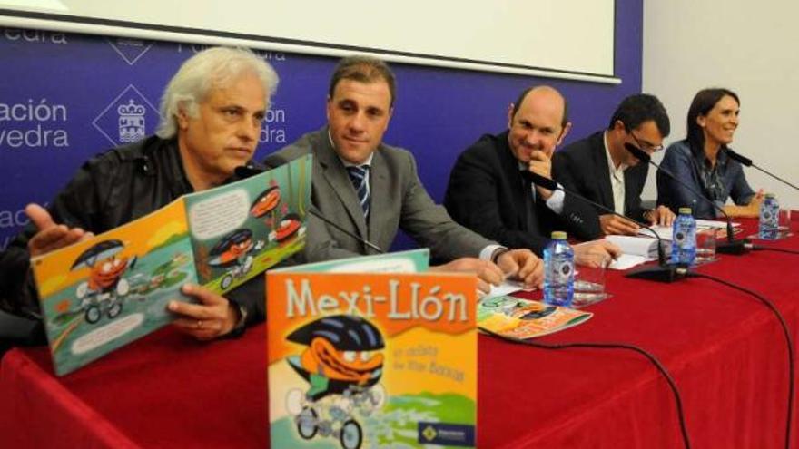 Un momento del acto de presentación de la mascota de la Vuelta Ciclista a España. // Gustavo Santos