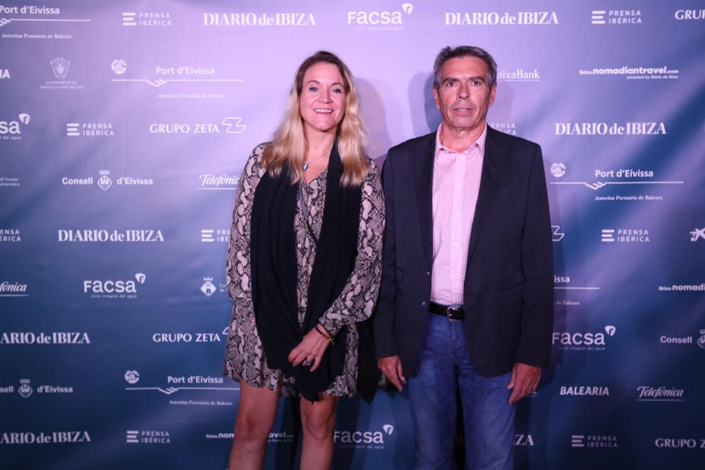 Daniela Alvarado, sales manager de Playasol Ibiza Hotels, y Joan Serra, de Baleària.