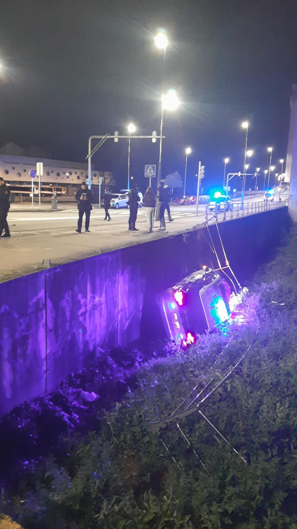 El coche patrulla, en el lugar del accidente