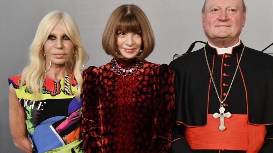 Anna Wintour llevará la moda vaticana al MET