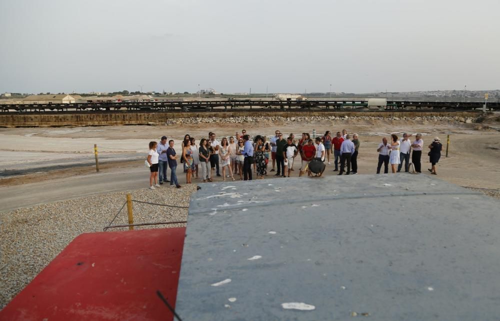 Las visitas a la salinera se pusieron en marcha hace unos días pero el Ayuntamiento quiso poner en valor la iniciativa para darla a conocer con un recorrido en tren turístico