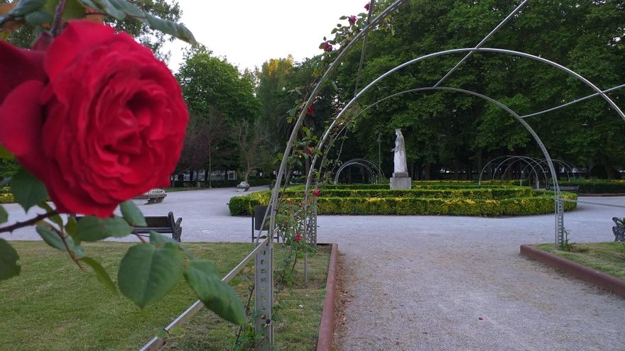 Cerrados el parque de Isabel la Católica, la avenida del Molinón, el Kilometrín y el Jardín Botánico